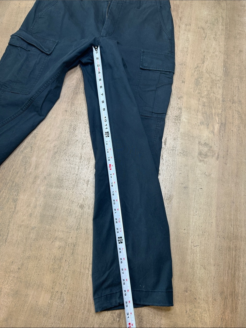 Uniqlo Men's Cargo Pants in Navy Blue Medium - Picture 9 of 10